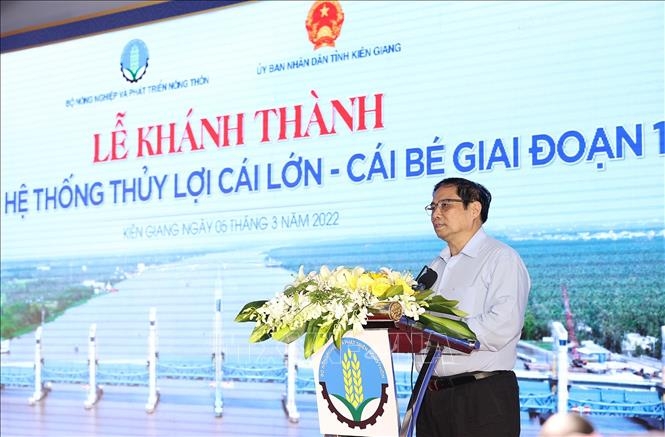 Le PM Pham Minh Chinh assiste à la cérémonie d’inauguration d un super projet à Kiên Giang